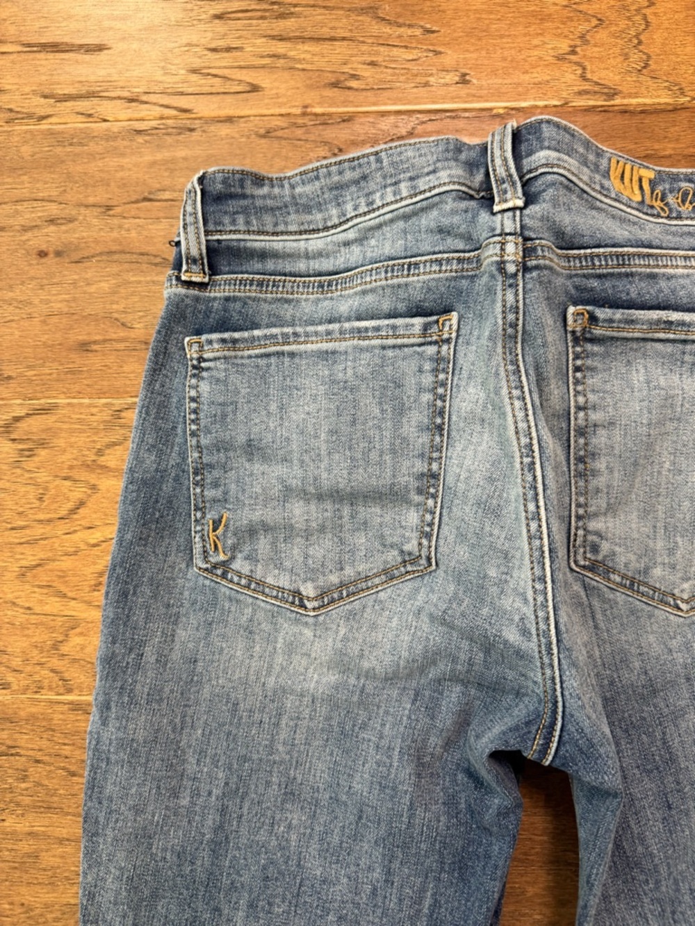 Kut from the Kloth Katy Boyfriend Straight Leg Jeans - Light Blue Wash - Picture 12 of 13